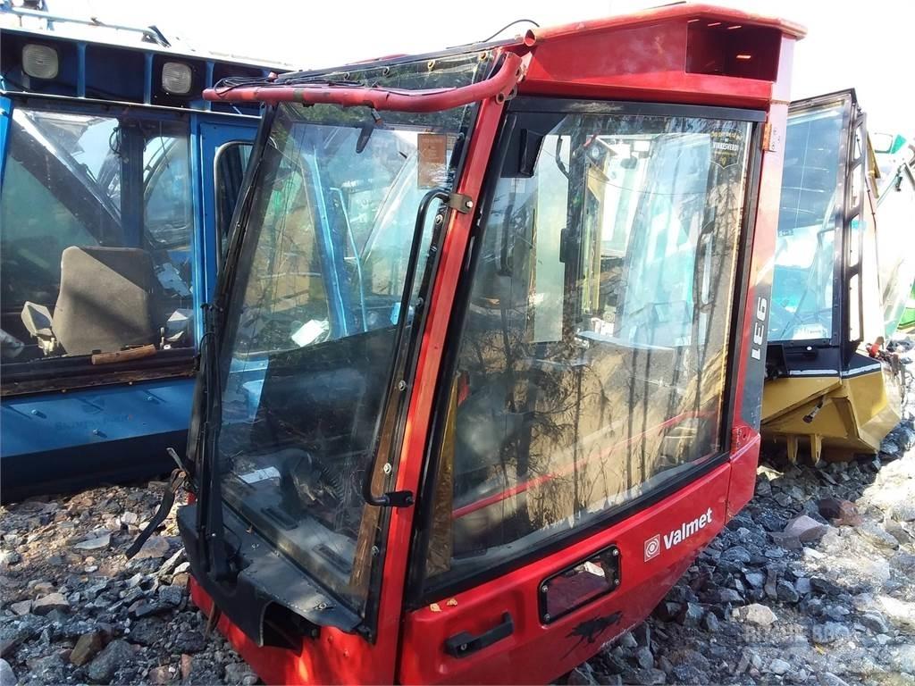 Valmet 931 Kabiny i wnętrze