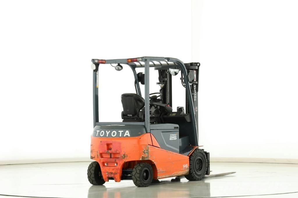 Toyota 8 FBMT 25 Wózki elektryczne