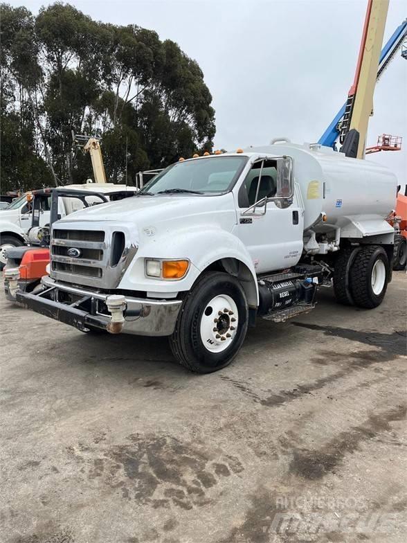 Ford F750 Cysterna