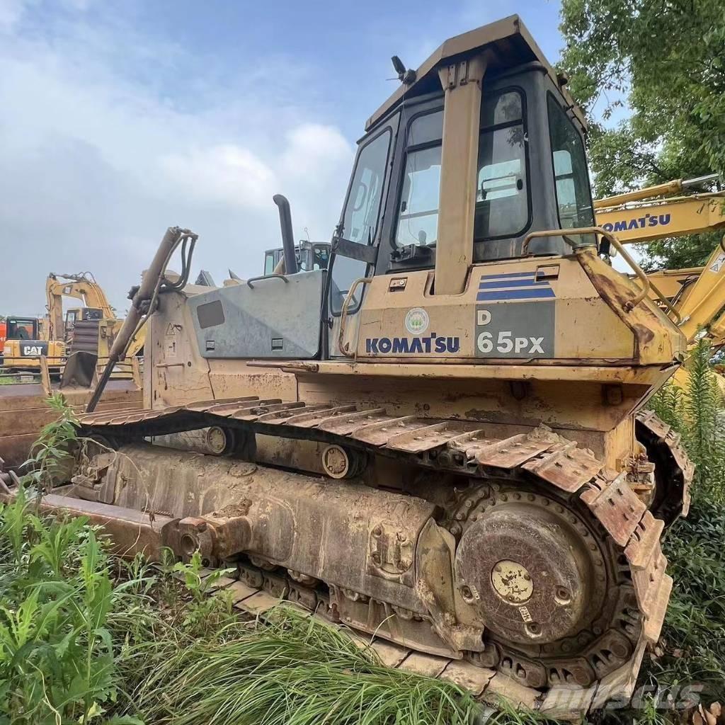Komatsu D 65 P-12 Spycharki gąsienicowe