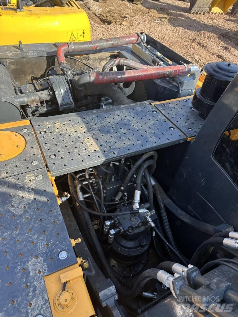Hyundai Robex 215 Koparki gąsienicowe