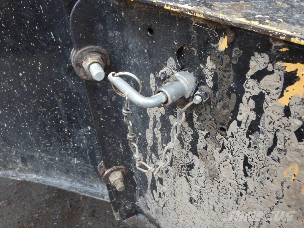 JCB 4 CN Koparko-ładowarki