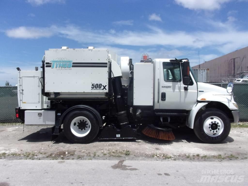 International 4300 Zamiatarki