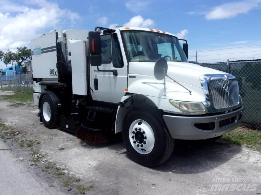 International 4300 Zamiatarki