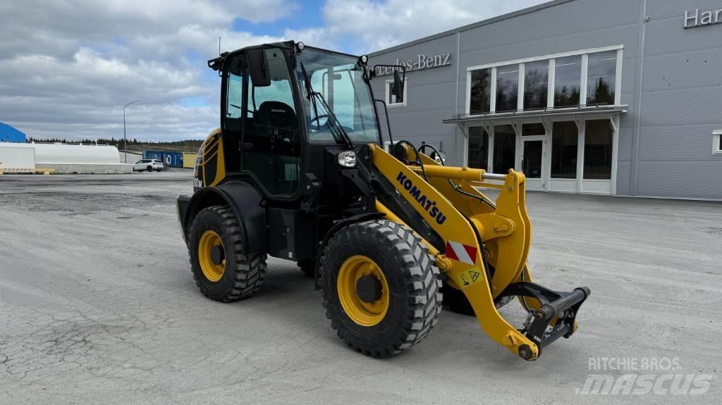 Komatsu WA 80 M Ładowarki kołowe