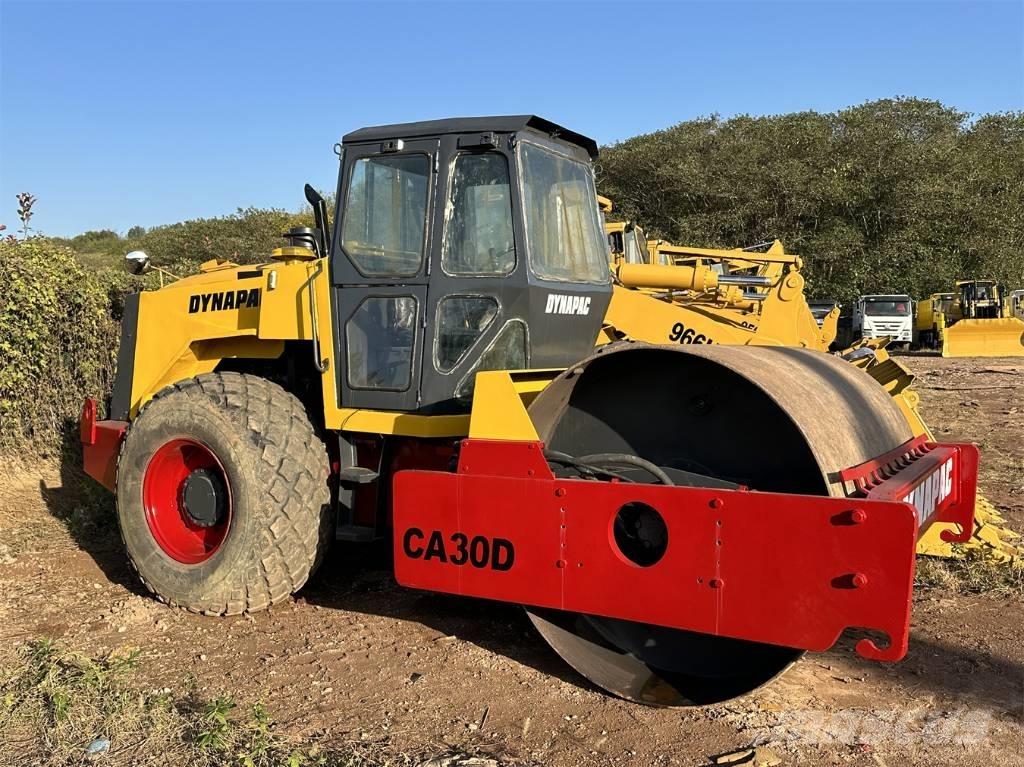Dynapac CA 30 D Walce jednobębnowe