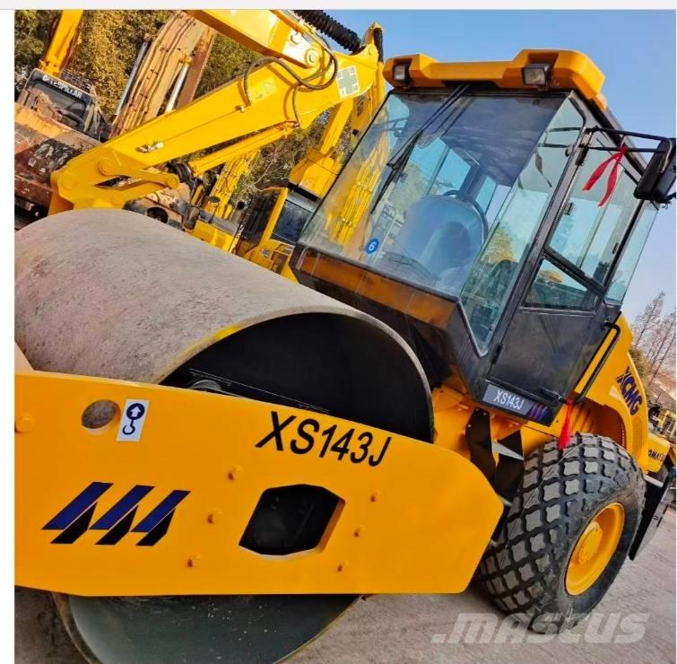 XCMG XS 142 J Walce jednobębnowe