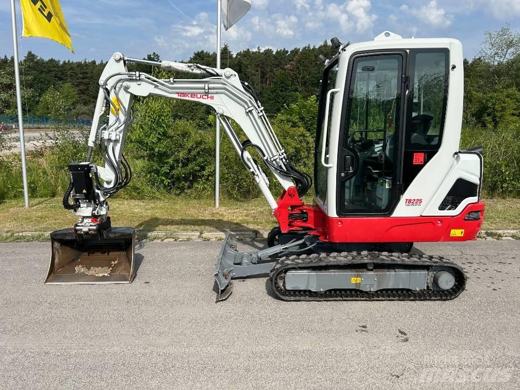 Takeuchi TB 225A V5 Minikoparki