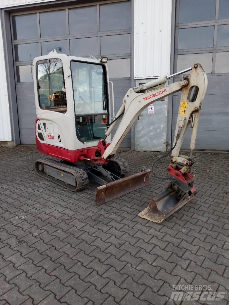 Takeuchi TB 216 Minikoparki