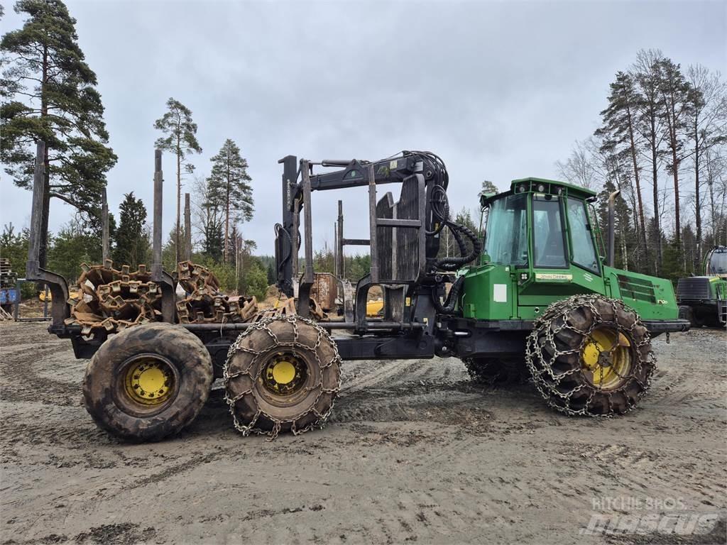 John Deere 1110D Forwardery