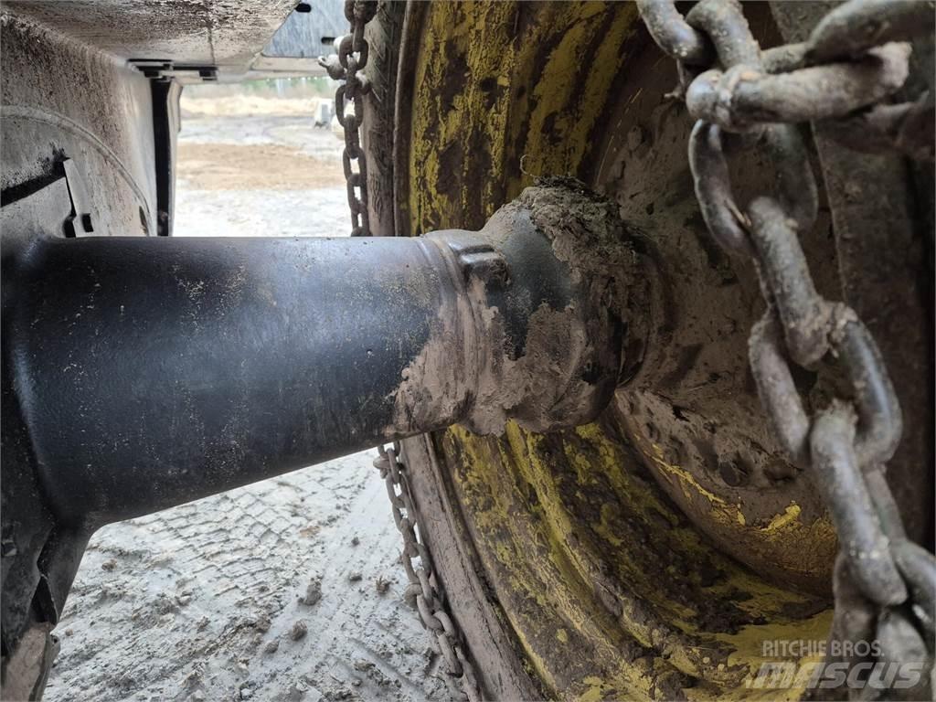 John Deere 1110D Forwardery