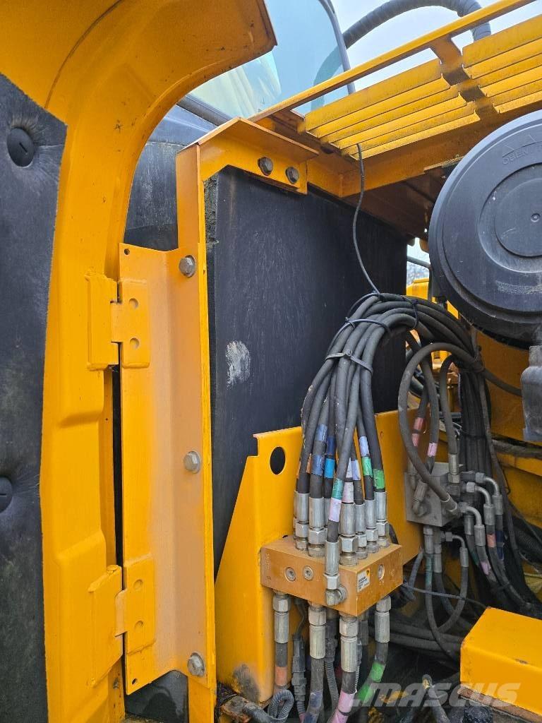 JCB JS 210 LC Koparki gąsienicowe