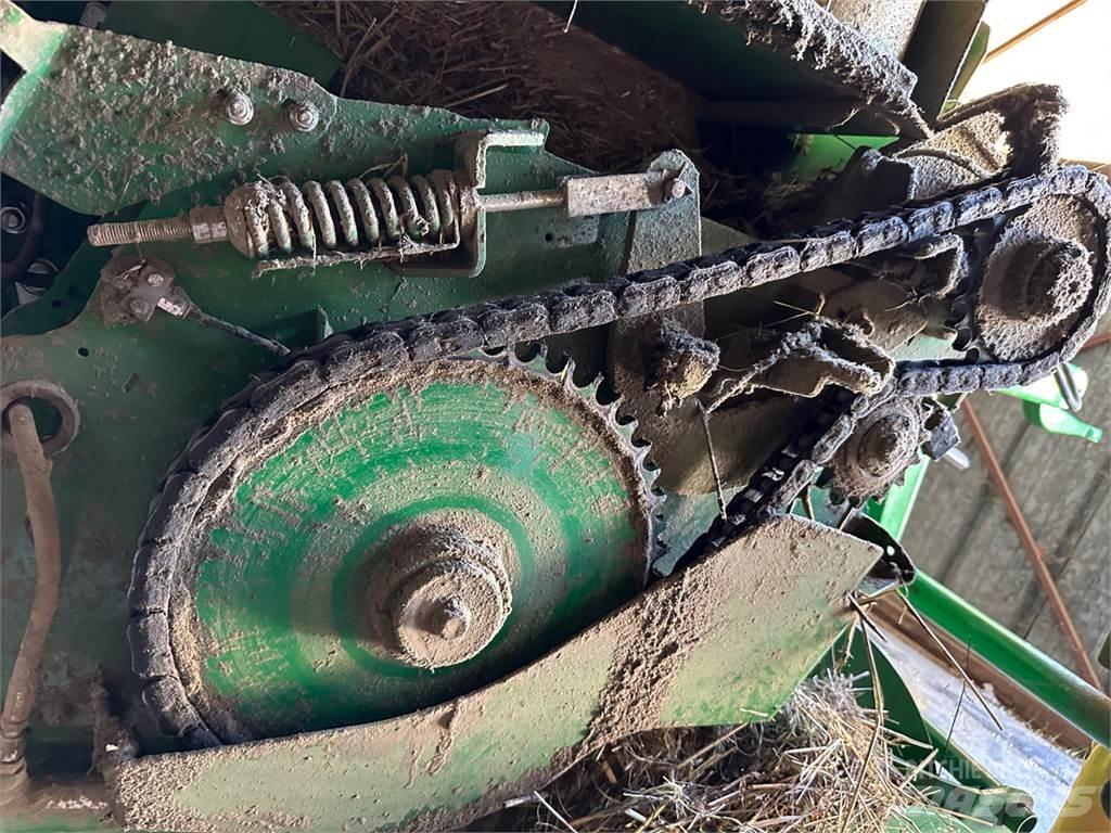 John Deere V461M Prasy zwijające