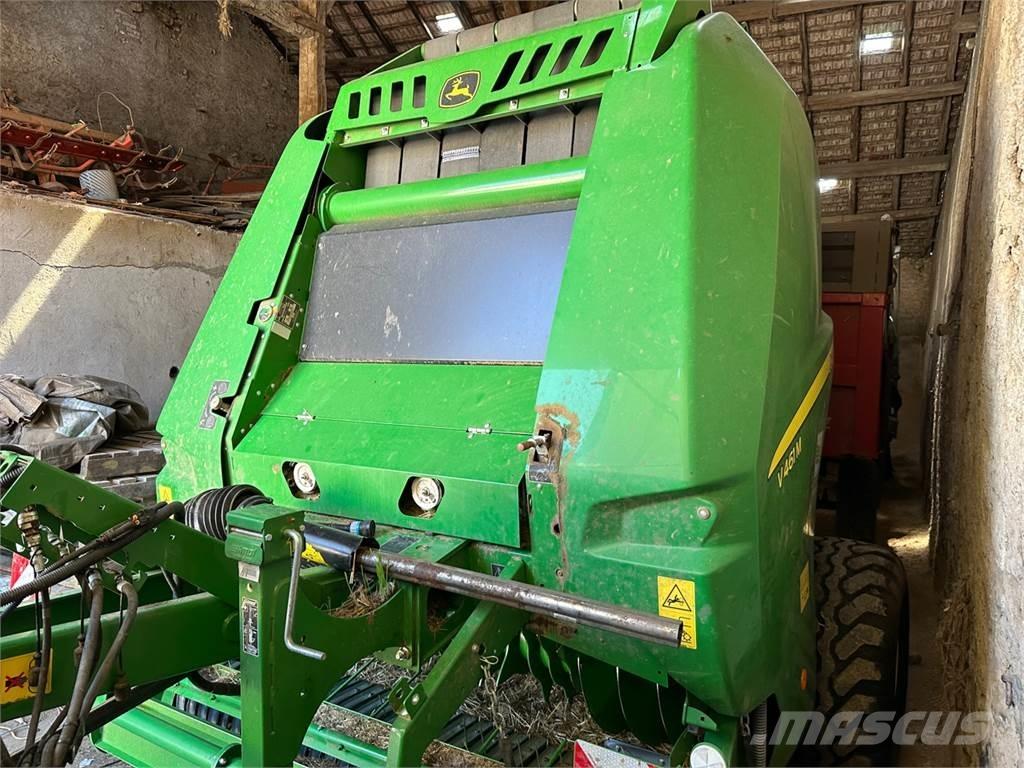 John Deere V461M Prasy zwijające