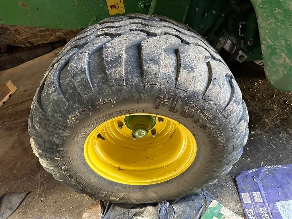 John Deere V461M Prasy zwijające