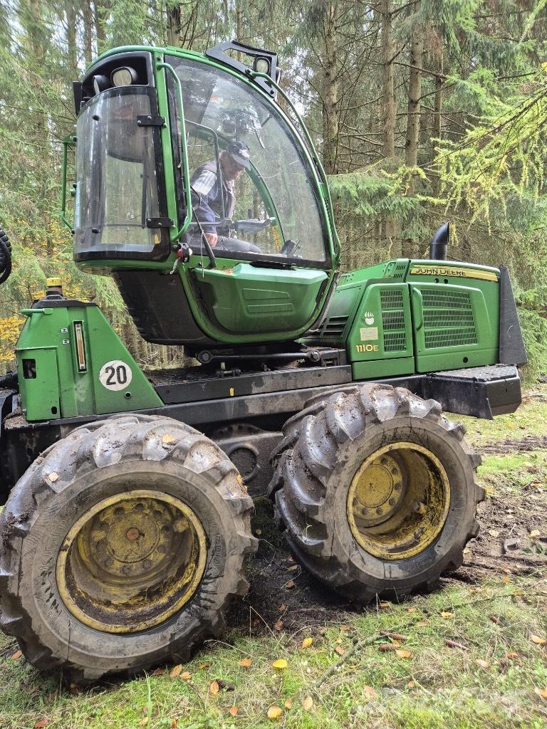John Deere 1110 E Forwardery