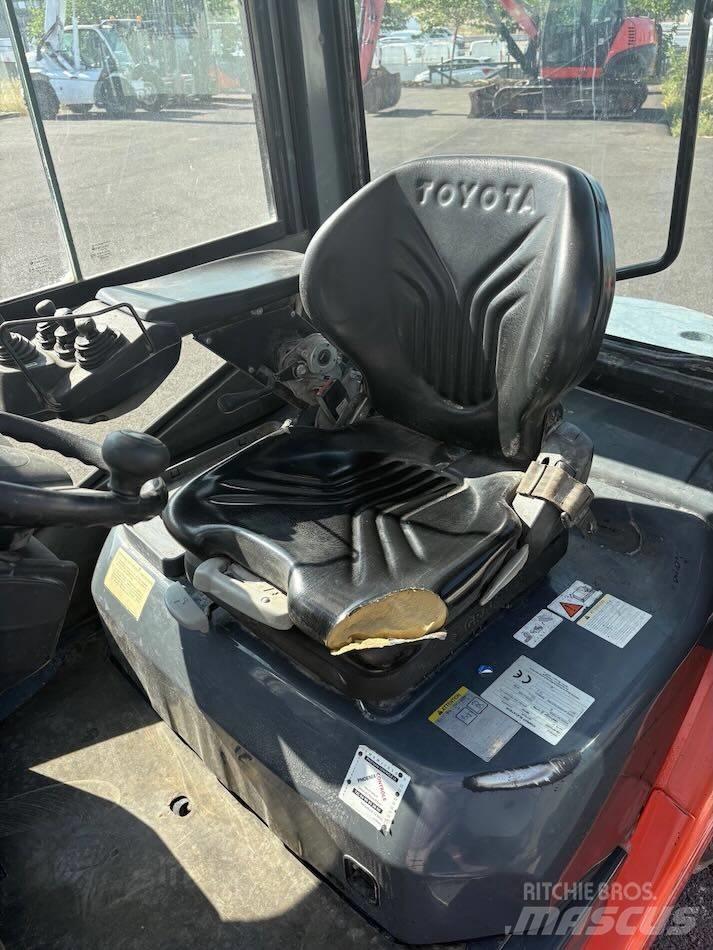 Toyota 8 FDF 25 Wózki Diesla