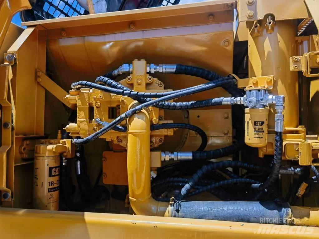 CAT 325 B L Koparki gąsienicowe