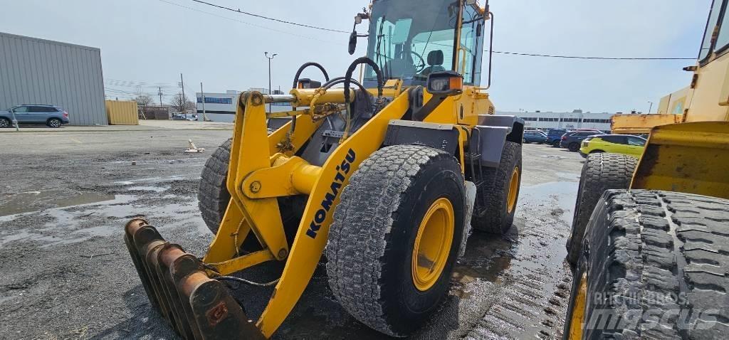 Komatsu WA 200 Ładowarki kołowe