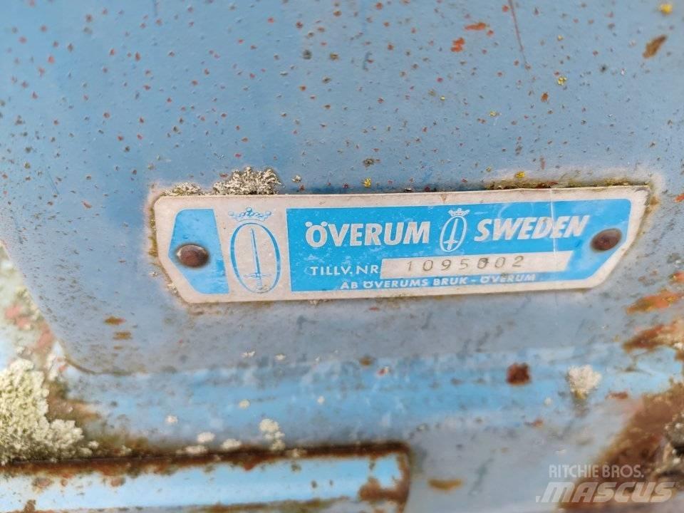 Överum 3-siipinen Pługi