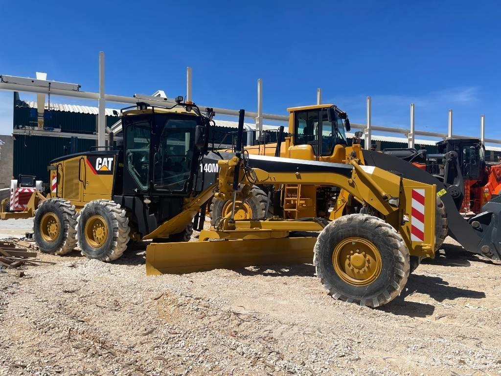 CAT 140 M Równiarki