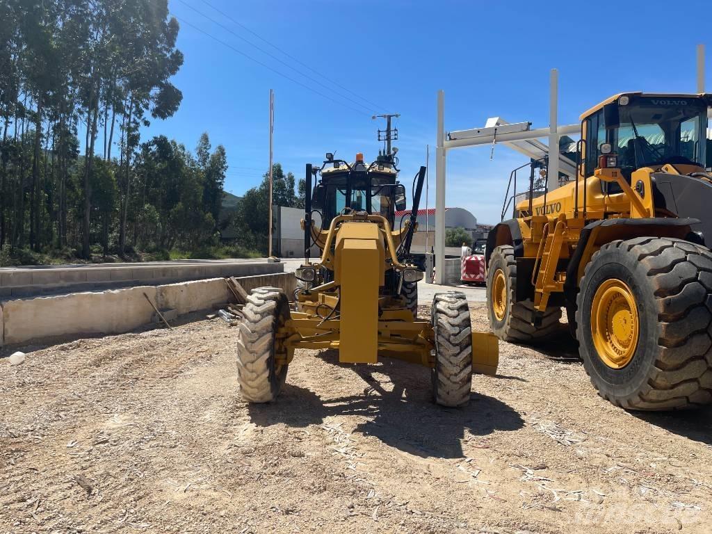 CAT 140 M Równiarki