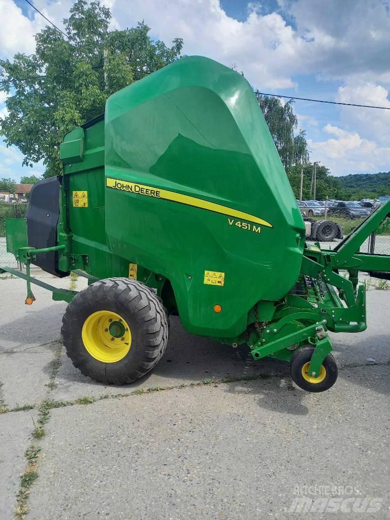 John Deere V451M Prasy zwijające
