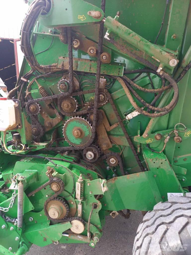 John Deere V451M Prasy zwijające