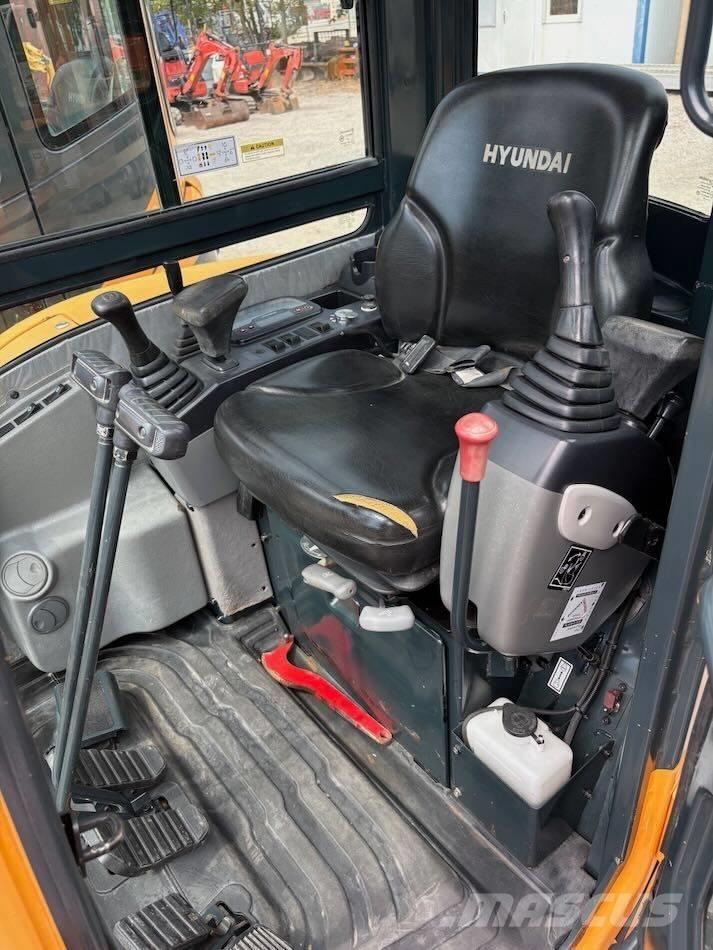 Hyundai R25Z-9 AK Minikoparki