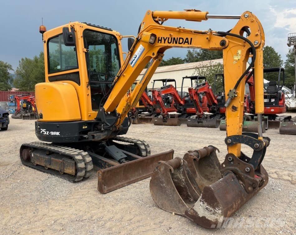 Hyundai R25Z-9 AK Minikoparki