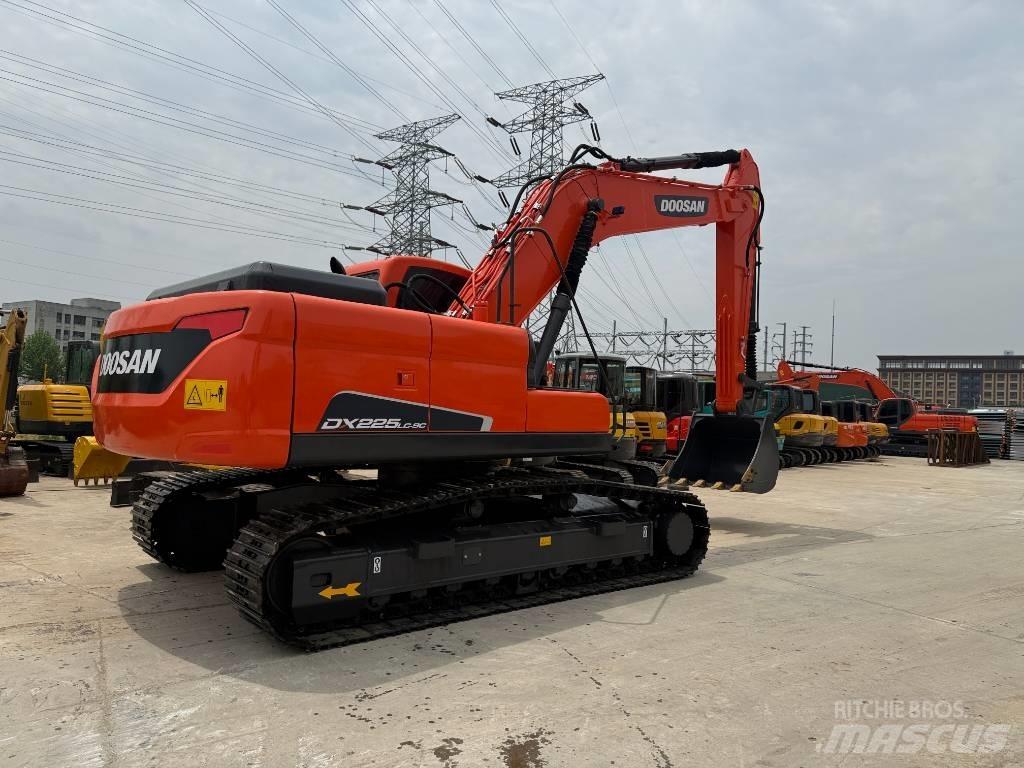 Doosan DX 225 LC-9C Koparki gąsienicowe