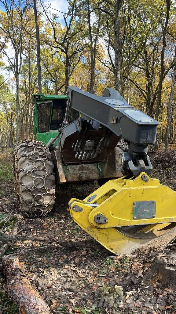 John Deere 648L-II Skidery