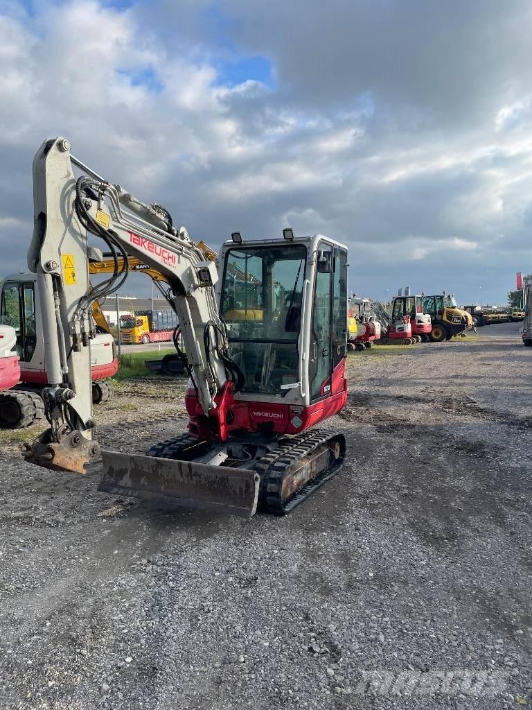 Takeuchi TB 230 Minikoparki