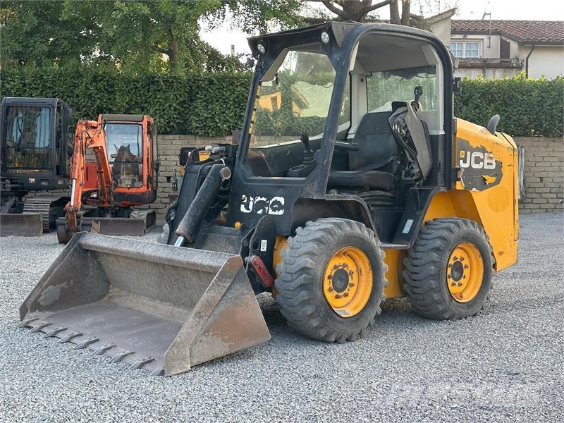 JCB 225 Ładowarki burtowe