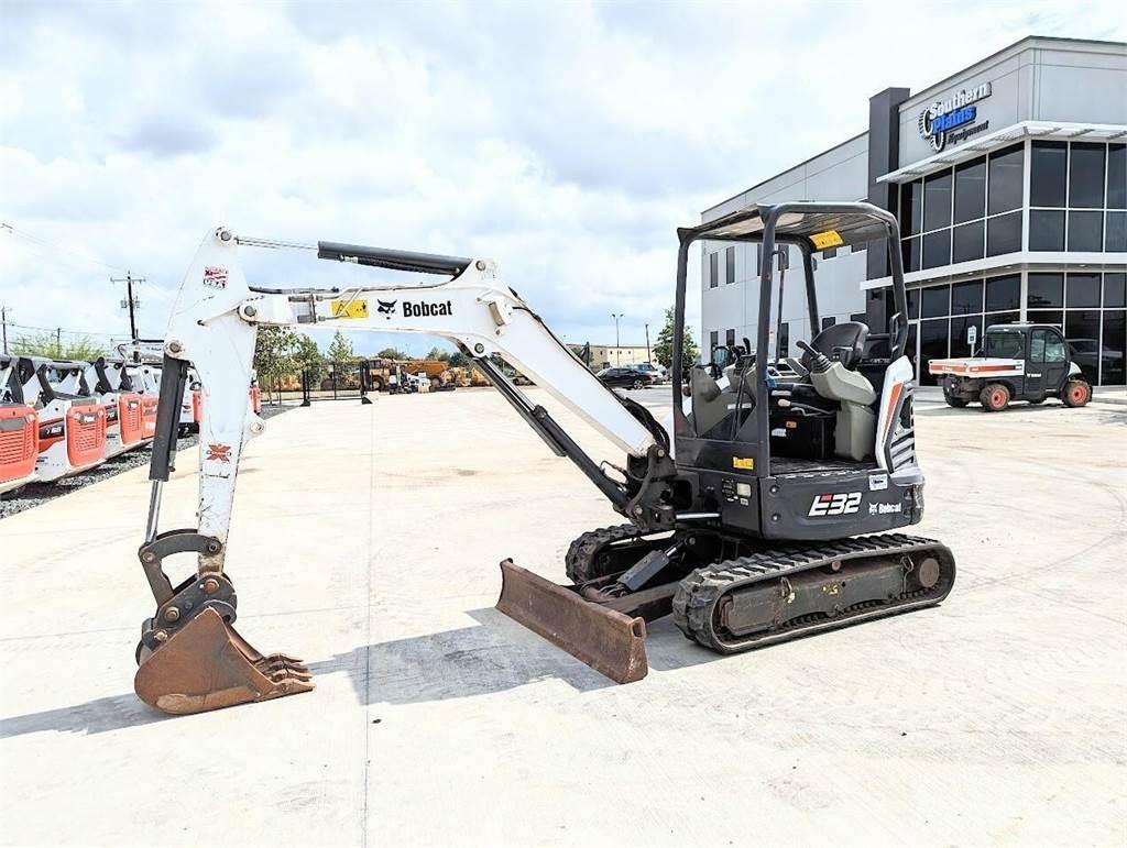 Bobcat E32I Minikoparki