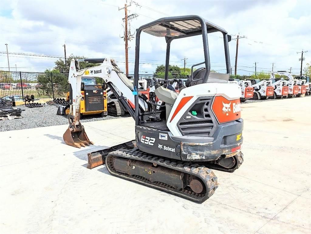 Bobcat E32I Minikoparki