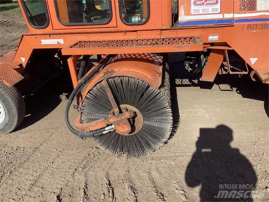 Broce RJT350 Zamiatarki - Zgarniarki - Odśnieżarki