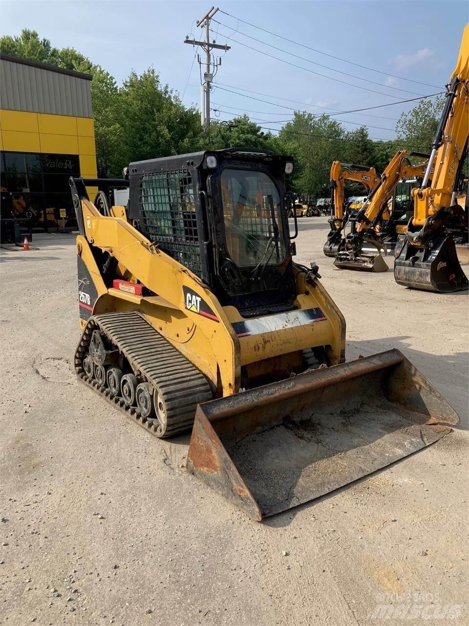 CAT 257 Ładowarki burtowe