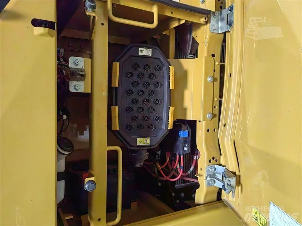 CAT 330 Koparki gąsienicowe