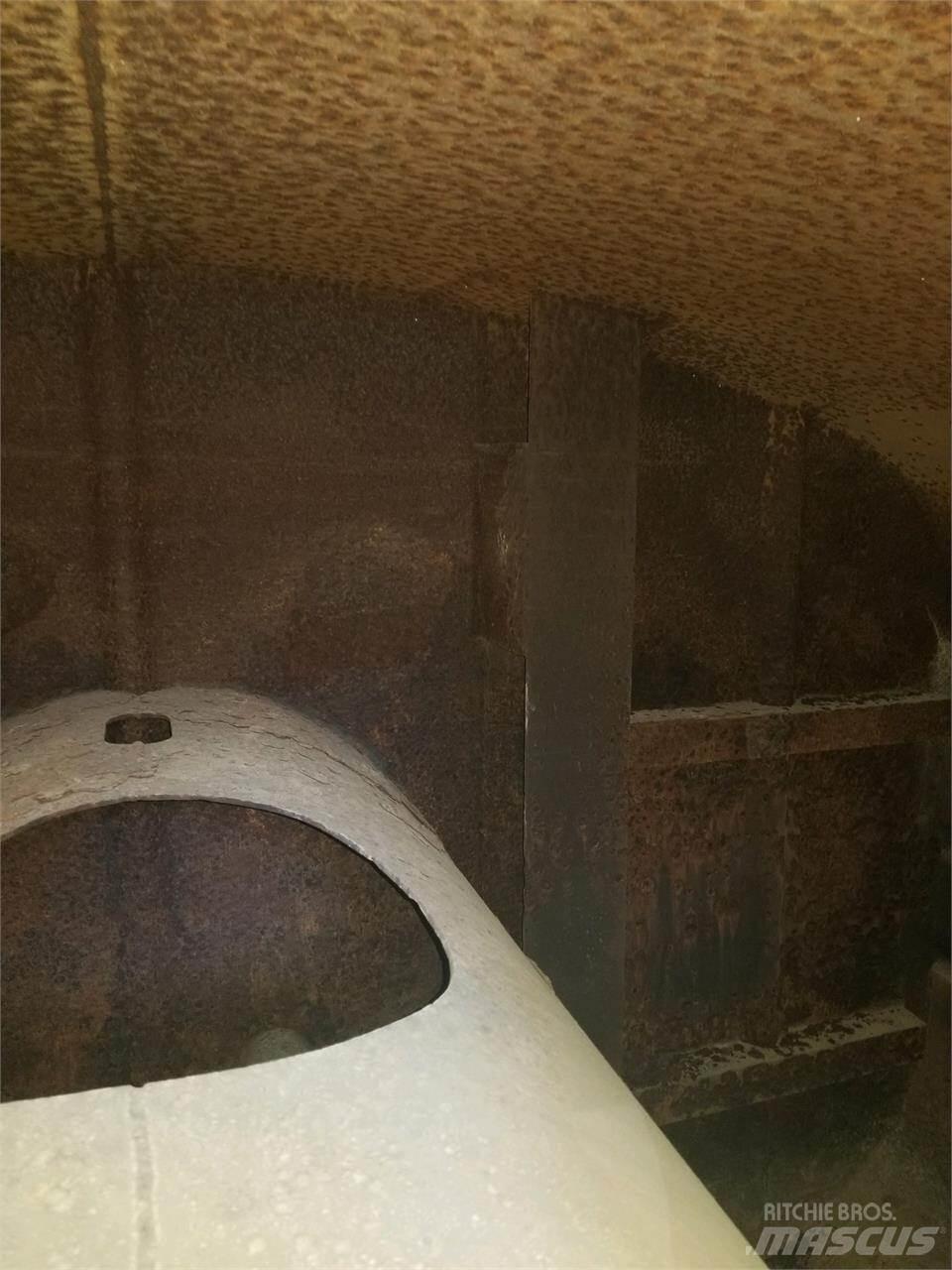 CAT 611 Przyczepy cysterny