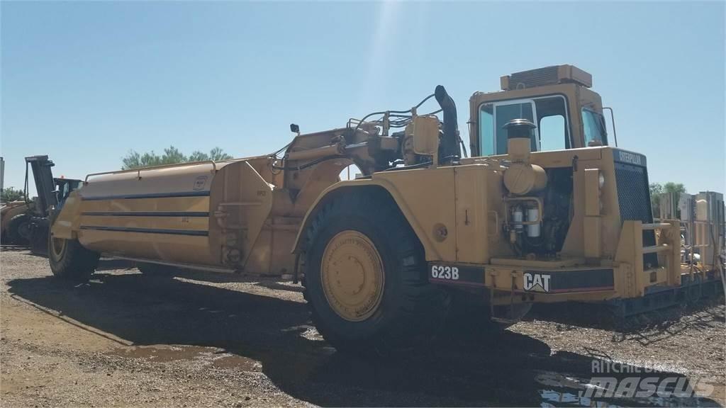 CAT 623B Przyczepy cysterny