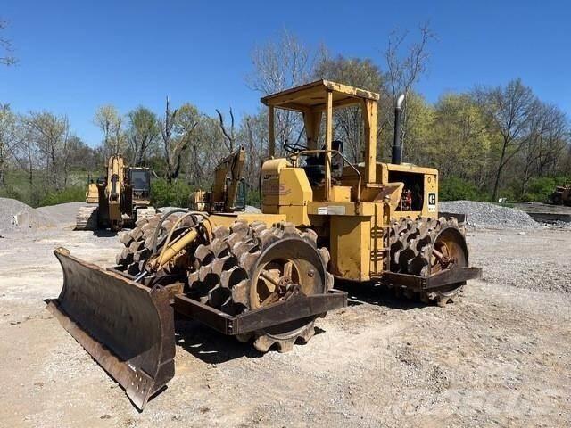 CAT 815 Kompaktory