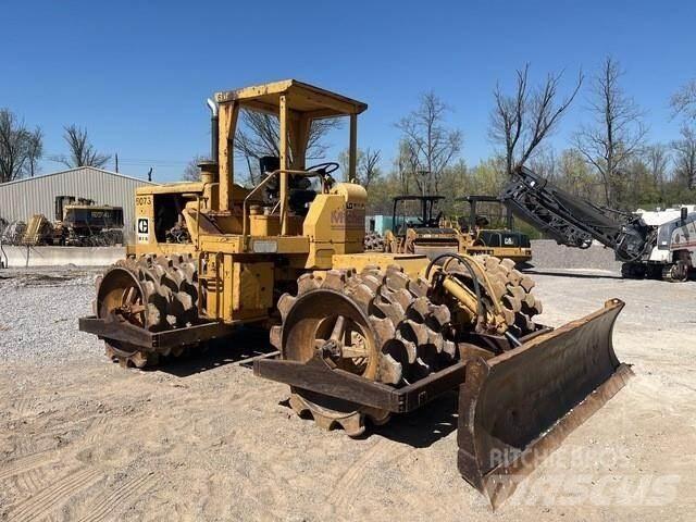 CAT 815 Kompaktory
