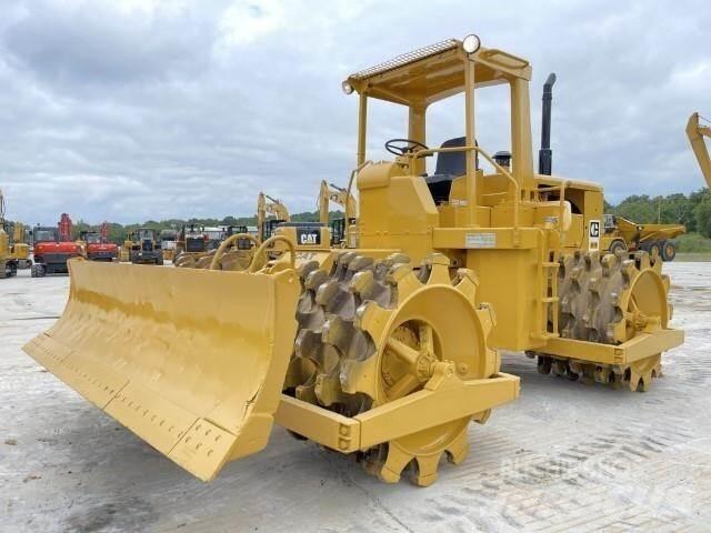 CAT 815 Kompaktory