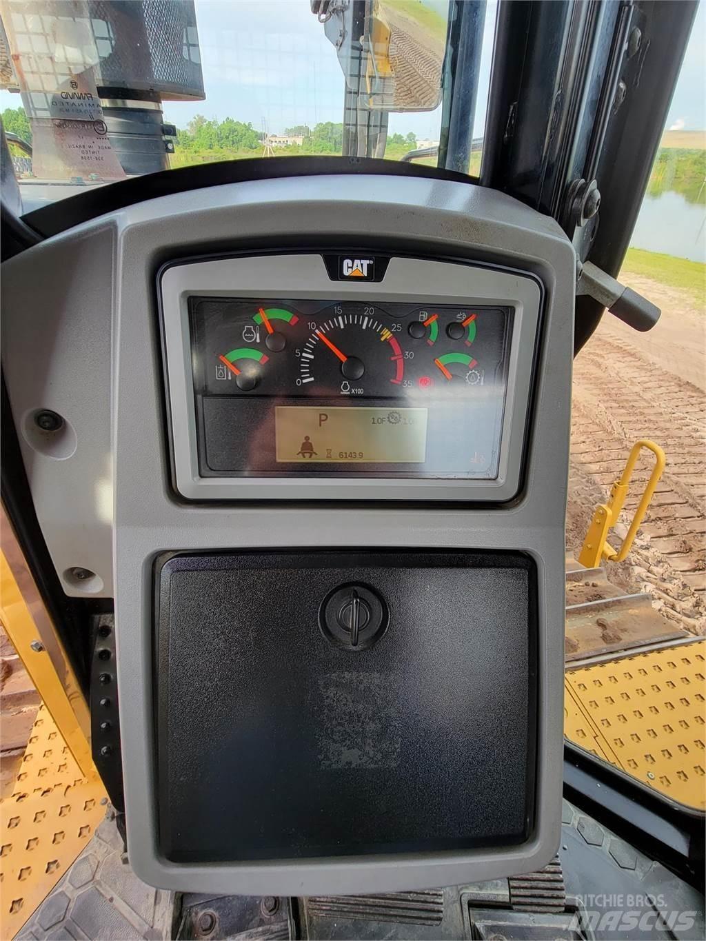 CAT D8T Spycharki gąsienicowe