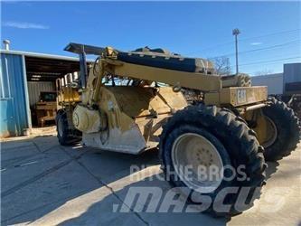 CAT RM-300 Recyklery do asfaltu