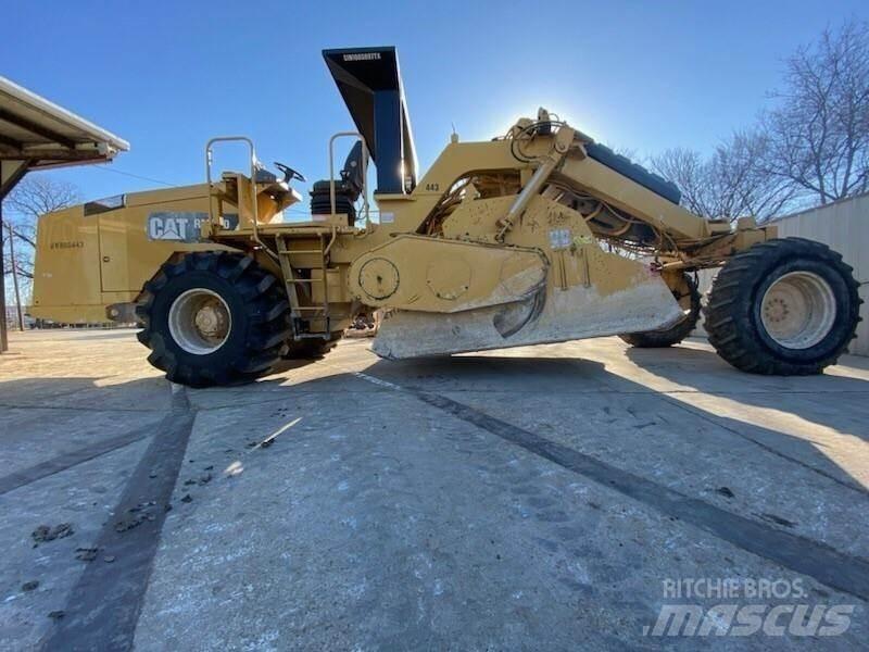 CAT RM-300 Recyklery do asfaltu