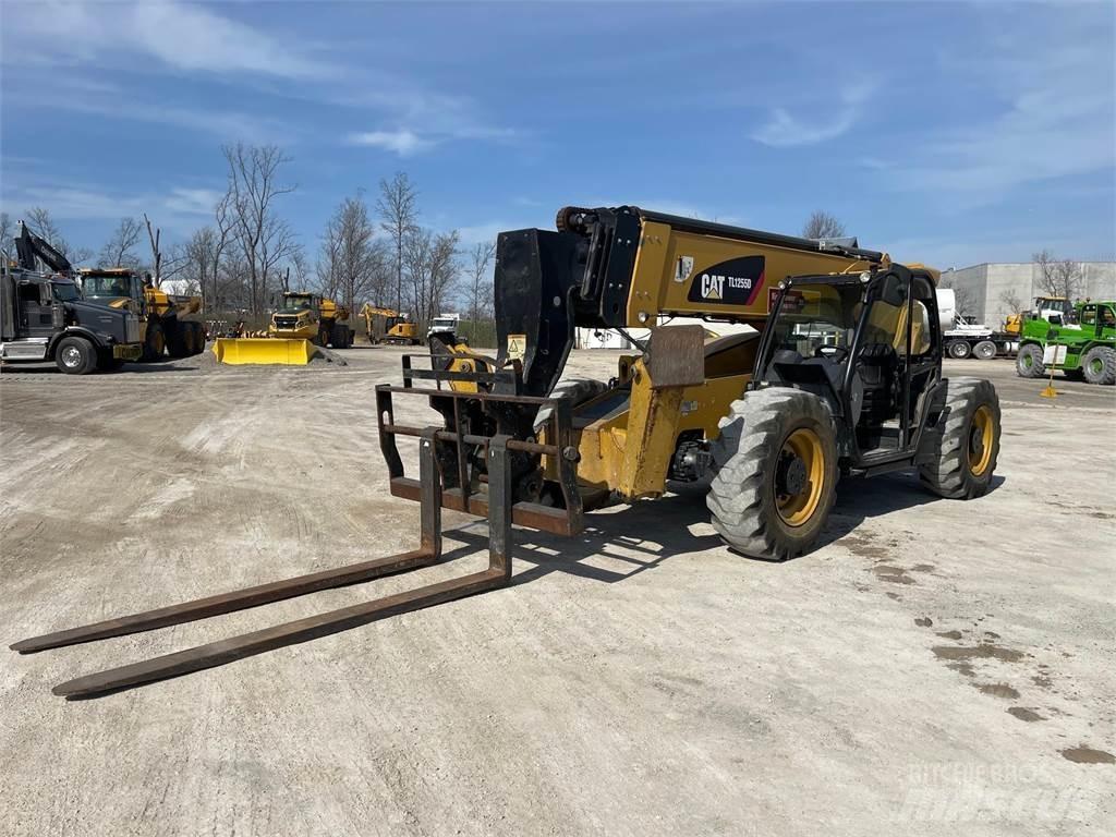 CAT TL1255D Ładowarki teleskopowe