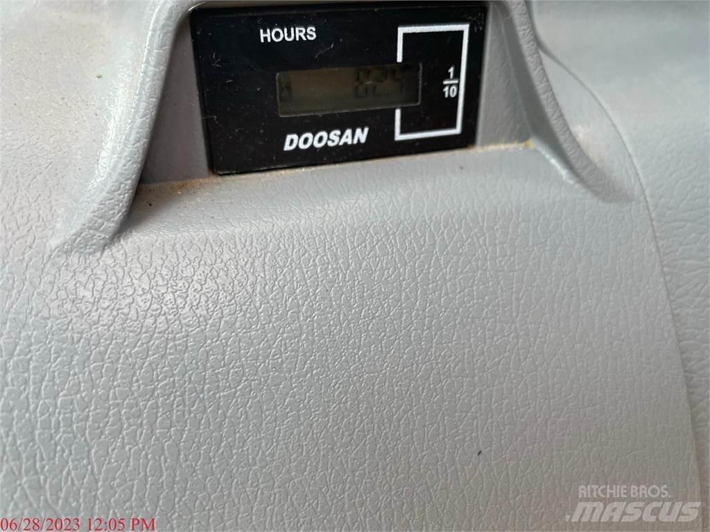 Doosan DX140 LC-5 Koparki gąsienicowe