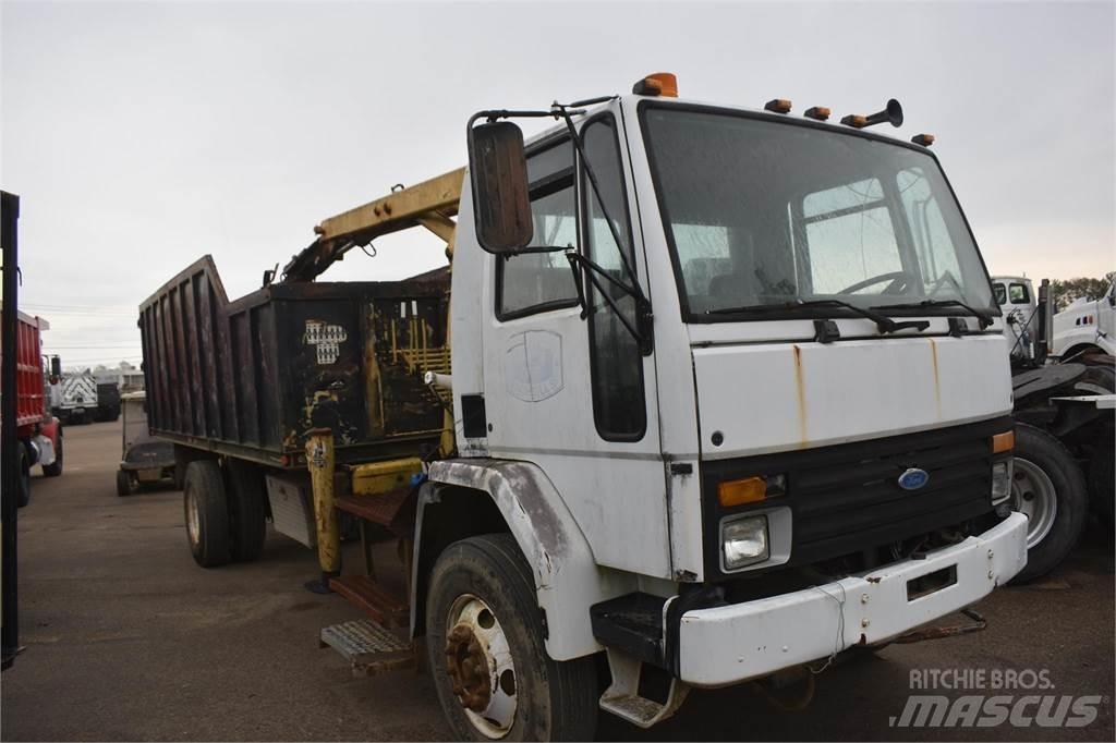 Ford CF8000 Żurawie samochodowe